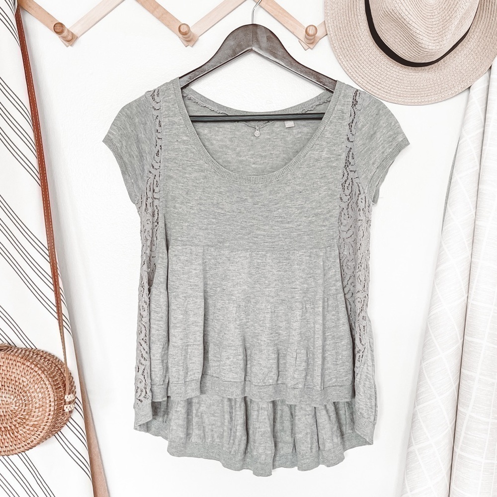 Anthropologie Knitted & Knotted Gray Flowy Tee
